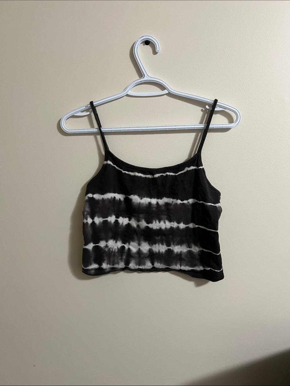 American Eagle Outfitters Black & White Tie-Dye Crop Cami